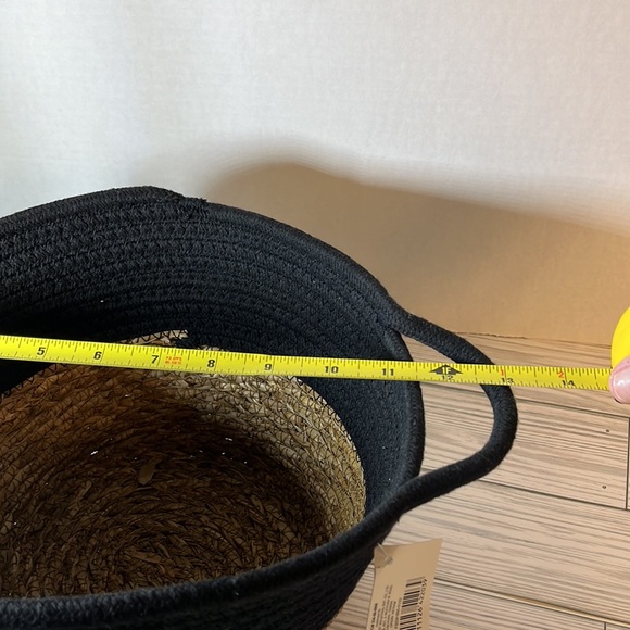 Rope and Seagrass Basket - Picture 5 of 8